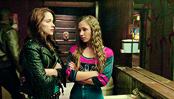 earpwave:Wynonna Earp meme | 4 relationships [¾]“We could fight this thing, this curse together!”