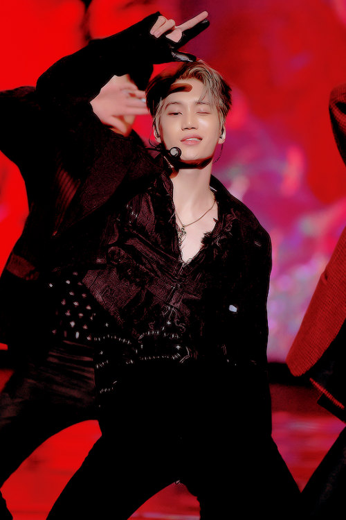 perfect-nini:  ©