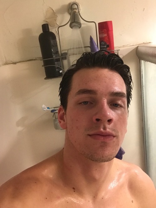 evphoriv:  views from my ratchet a$$ shower