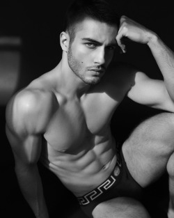 trendy-boys:  Aleksandar Rusic by Dimitris