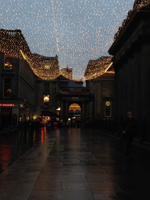 upinmymidnighthome: foggy glasgow morning cold glasgow evening