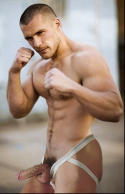 fredholt:  gonakedmagazine:  Meet other male