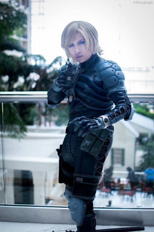 Awesome photos by Nwanzo from Katsucon 2016.Sniper Skulls: RubySkull suit Raiden: Shiori