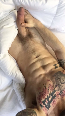 bigdicksstiffpricks:  bigdicksstiffpricks