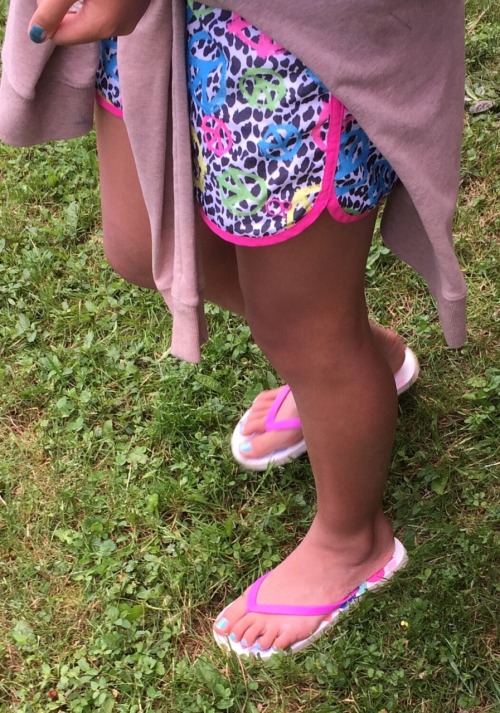 candidtoeshots: Conference attendee. Nice