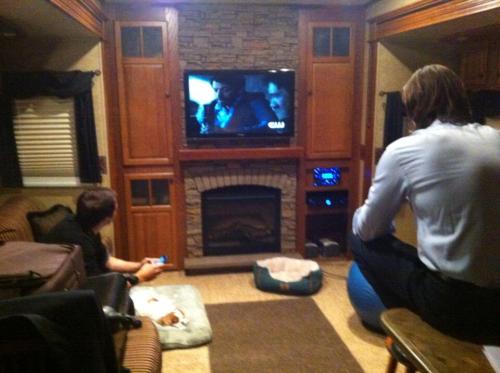 hey-sass-butt:soul-raised-from-perdition:Jared and Misha live-tweetingTHEY GO TO EACH OTHER’S HOUSES