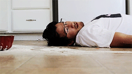sticktofashion:   &ldquo;Hey Mark… THINK FAST!”  Baking Simulator: Markiplier