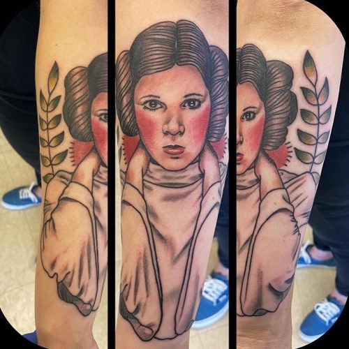 @squiggy918 made my Leia dream come true today. I love you, Carrie #carriefisher #princessleia #star