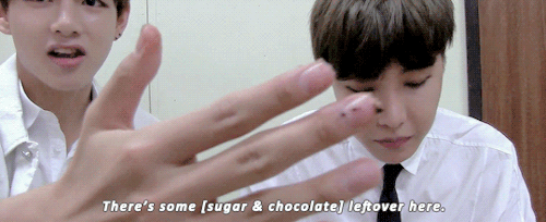 shinees-deactivated20190406:when taehyung doesn’t have tissues