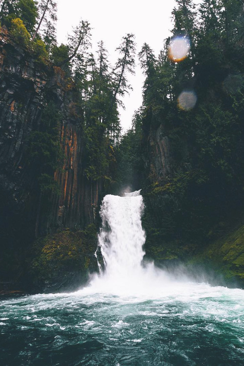 banshy:Toketee Falls // Roel Vista 