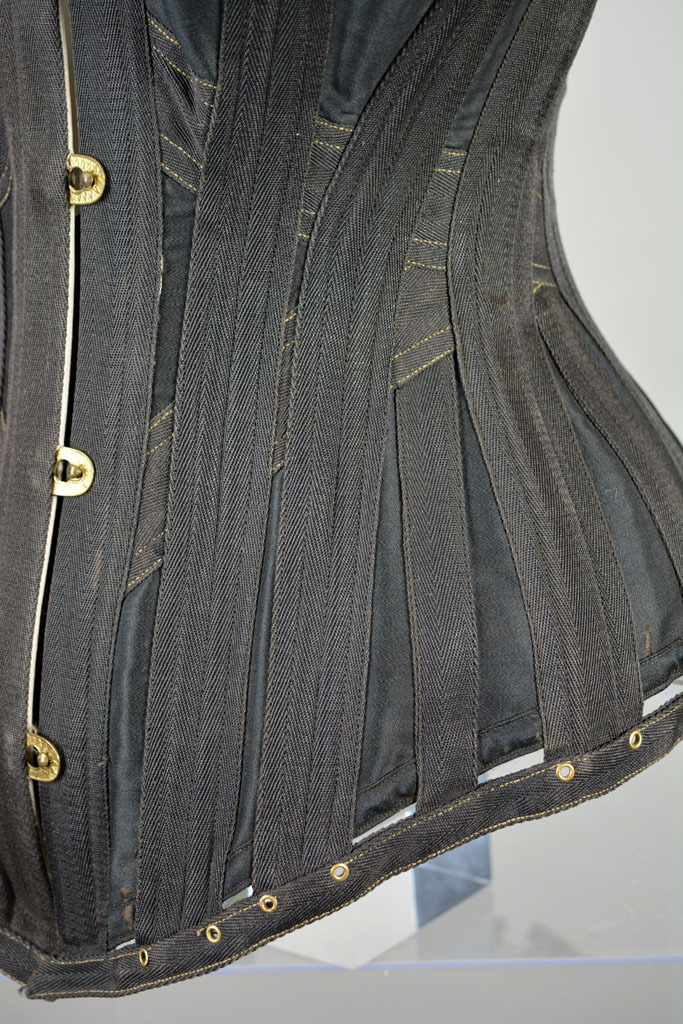symingtoncorsets:  This black lasting corset is lined with white cotton twill and