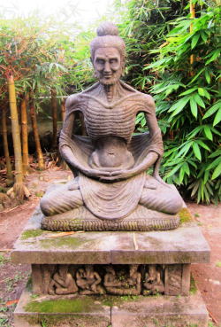 minotaurme:  Starving Buddha During Buddha’s search for enlightenment, he lived through a period of extreme asceticism, eating only a leaf or grain of rice a day. He became so emaciated, suffered so much &amp; still no enlightenment. He soon realized