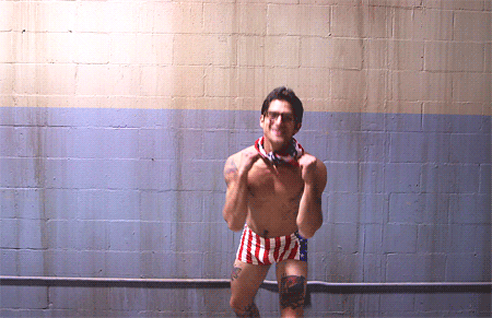 celebritymeat:  poseysfingers:  Lt. America   Tyler Posey.