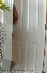 buttcheekluva33:  Peeka Boo! 