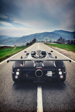 supercars-photography:Pagani Zonda 760RS (source)