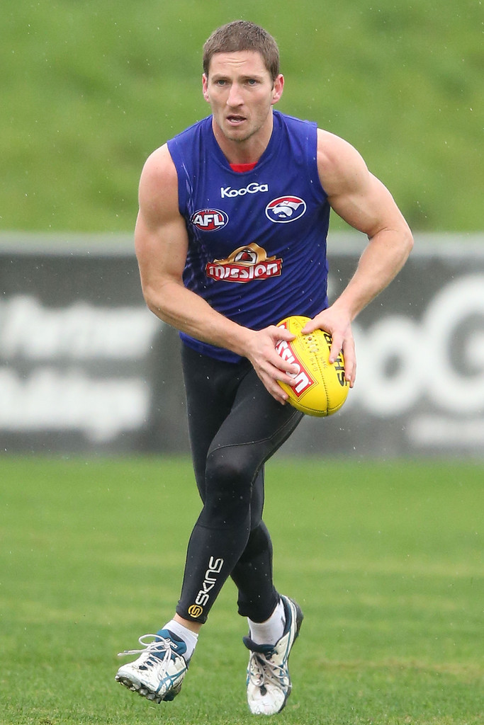 giantsorcowboys:  Thursdays in Tights! Bulldogs Running In The Lycra Today! These