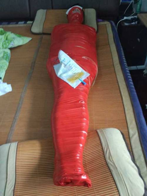 https://lovetapebondage.tumblr.com/post/164740806181