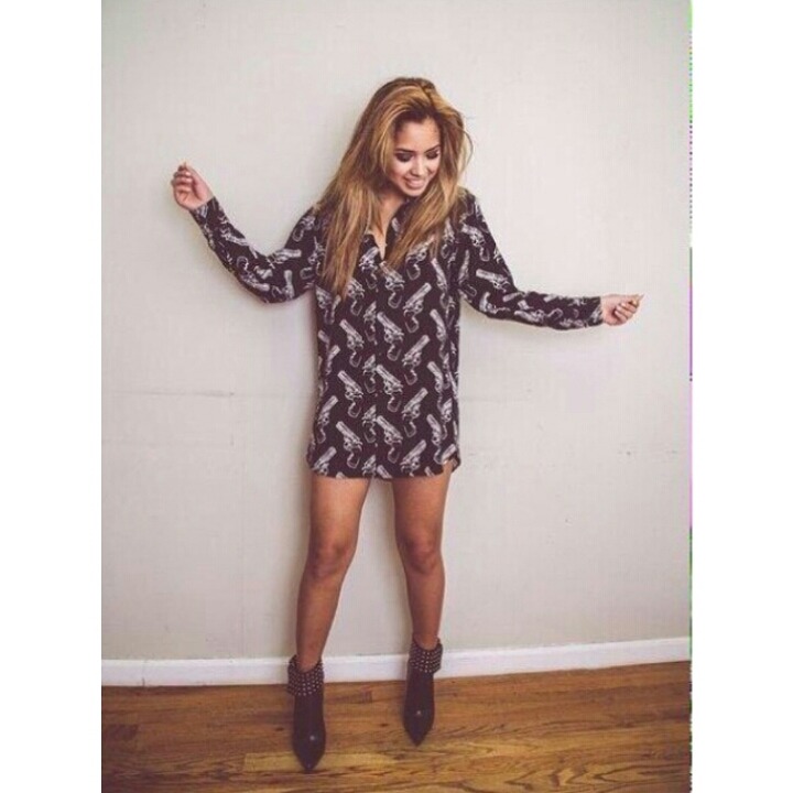 mizzjasminevillegasnewz:  Jasmine V