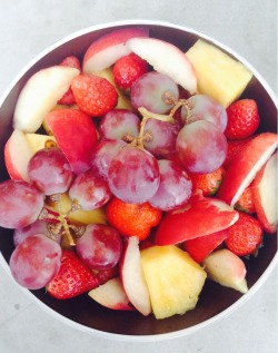 allthefruit:  grapes, peaches, pineapple
