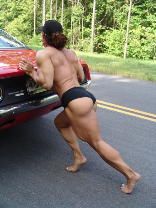 girlswhoflex:  HAPPY HUMP DAY