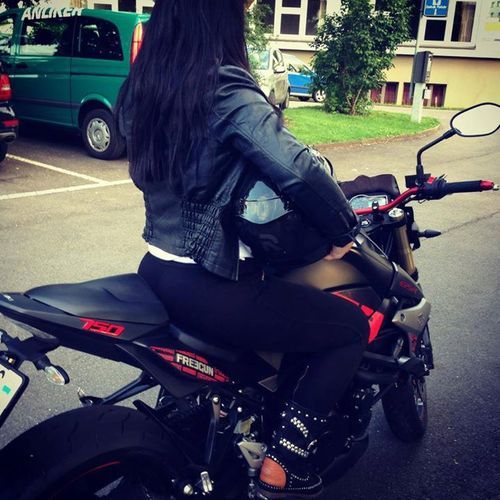 goldengrillss:   fierrrrrrce:  http://fierrrrrrce.tumblr.com/  http://goldengrillss.tumblr.com