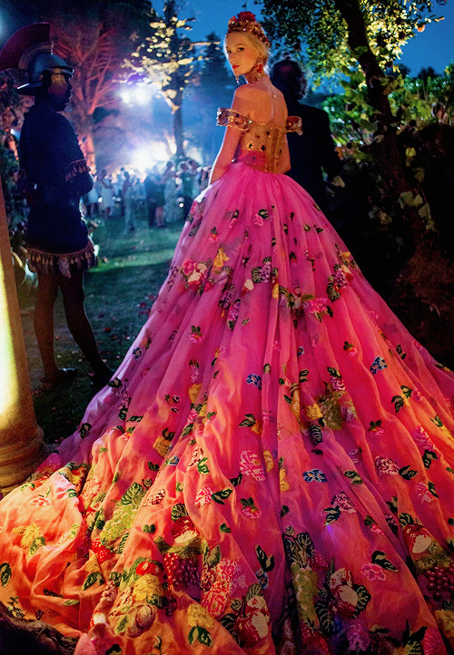 armaniprives:  Dolce &amp; Gabbana Alta Moda F/W 2015.