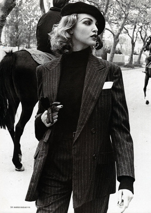 Marlenes Mode - Harper’s Bazaar Germany (1991)Model: Nadja Auermann