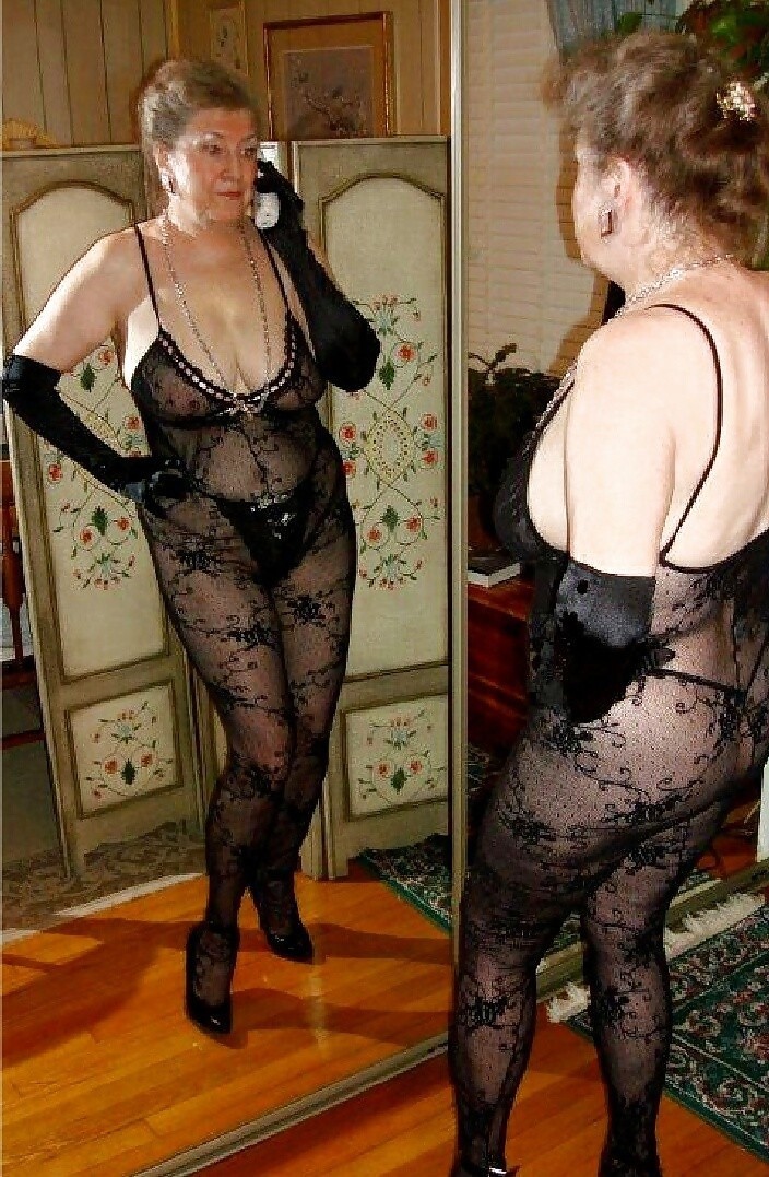 Older women make lingerie sexier than *young girls will ever achieve… Kik your