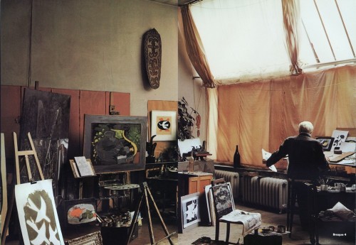 vagabondsvilla:Georges Braque in his Paris studio, photographed by Vogue publisher Alexander Liberma