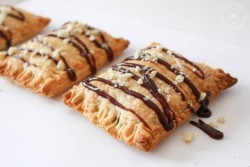 fullcravings:  Quick and Easy Nutella Banana