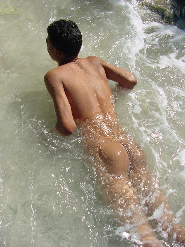 vampiro-cachondo:  chakalitosexpuestos:  Mi favoritooooo  Otro Set De Fotos De Este