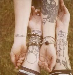 blackheartscantbebroken:  #tattoos #friends