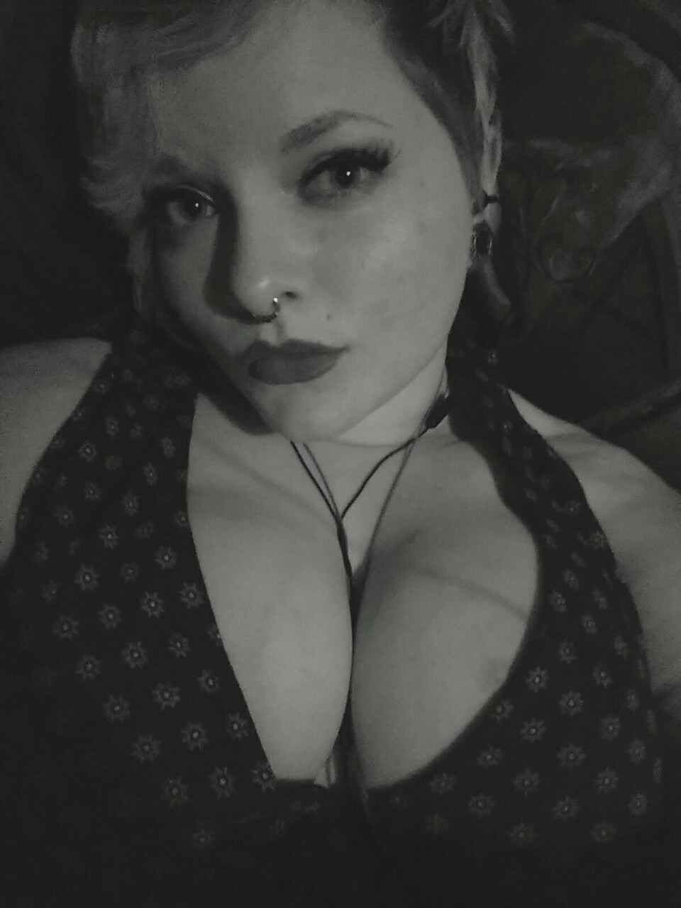 rollsofdestiny:  Listening to haunting voices, fading into the world. 🎼