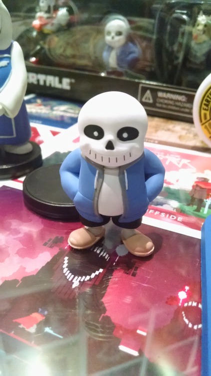 nochocolate:  fangamer displayed the little buddies at PAX west! they can be removed from their bases, and we managed to get a sneak peek of lesser dog’s easter egg! 