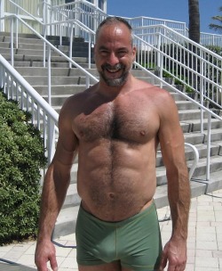 HOMENS MADUROS E SUNGAS / MATURE MEN AND