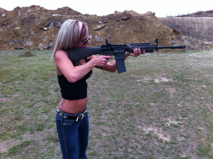 girlandguns:  Girl With Gun  follow me at : http://girlandguns.tumblr.com/