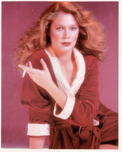 weareallprostitutesandjunkies:   Kathleen Turner