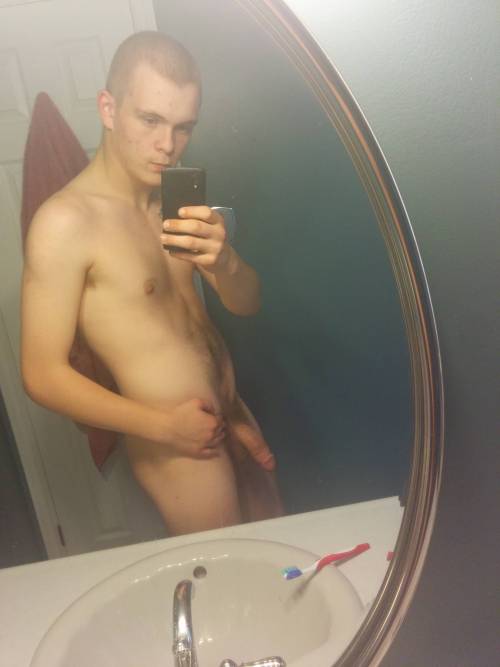 ...AND YET ANOTHER UNNECESSARY GAY NUDITY BLOG