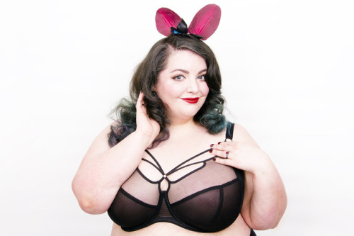 blog.fashionlovesphotos.com/2018/02/elomi-sachi-plunge-wired-bra-set.html&copy; Diana Tho