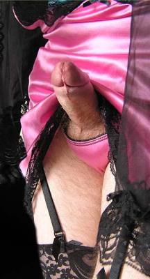 cdpussyerectcock:  Pink and Black and a Lovely