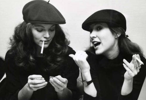 blondebrainpower:  Amy Irving and Carrie Fisher during the Thanksgiving Party at Sibils in New York in 1977.  Photograph by Ron Galella  