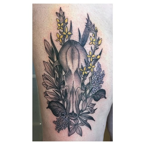 paintedrabbit:Fox skull and some pretty flowers. Thanks so much Olivia! #foxskull  (at Passage Tatto