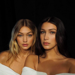 hadidnews:  Gigi Hadid and Bella Hadid backstage