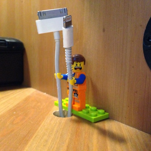 LEGO Minifig as Cable Holder: Every Cord is Awesome ~ Modernistic Design
How AWESOME (Sorry, I could not resist!) is this idea to use Lego figures to hold smaller cables? I think very awesome. Apparently, all you need is some Sugru Hardware compound...