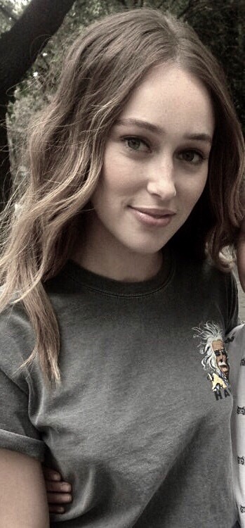 taylordebnams: Alycia Debnam-Carey + albert einstein shirt