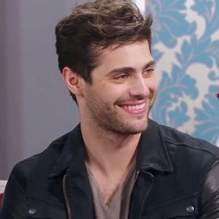 singmetosleepatl:  I miss see Matthew Daddario every week. I miss Shadowhunters!
