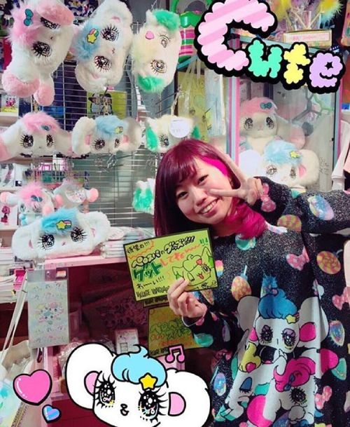 How cute is Yurie Sekiya (@gonhanamizz), the artist behind Peropero Sparkles?!!! She’s wearing