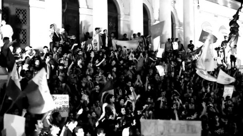 guiada-pelo-rap:  MEU POVO CANSADO E SUADO TA ACORDANDO RAPÁ, DESLIGUE SUA TV, VENHA PRA RUA PROTESTAR!                                    NOCIVO SHOMON 