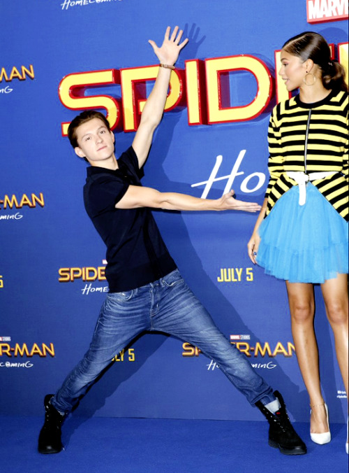 elizbtholsen:Tom Holland and Zendaya at the London photocall for “Spider-Man: Homecoming”  June 15, 