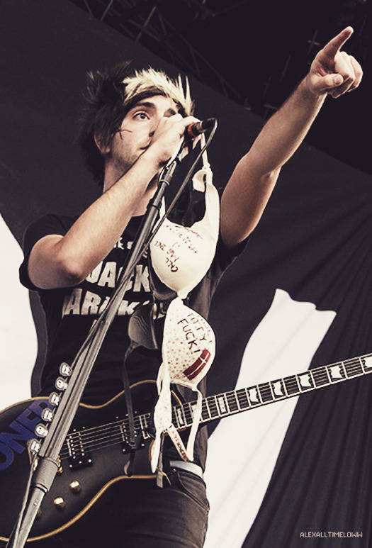 alexalltimeloww:  credit. 